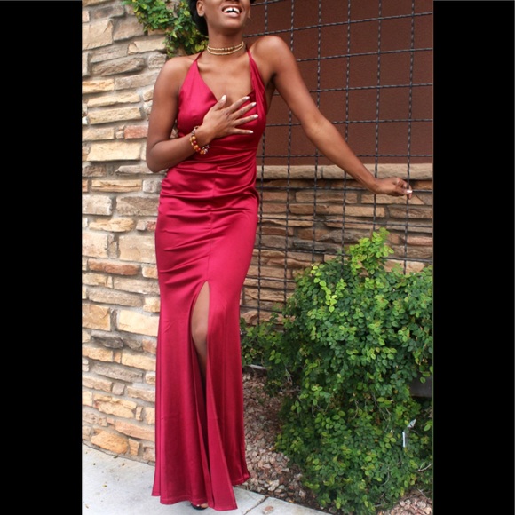 Plunging V-Neck Satin Mermaid Dress - Picture 5 of 8